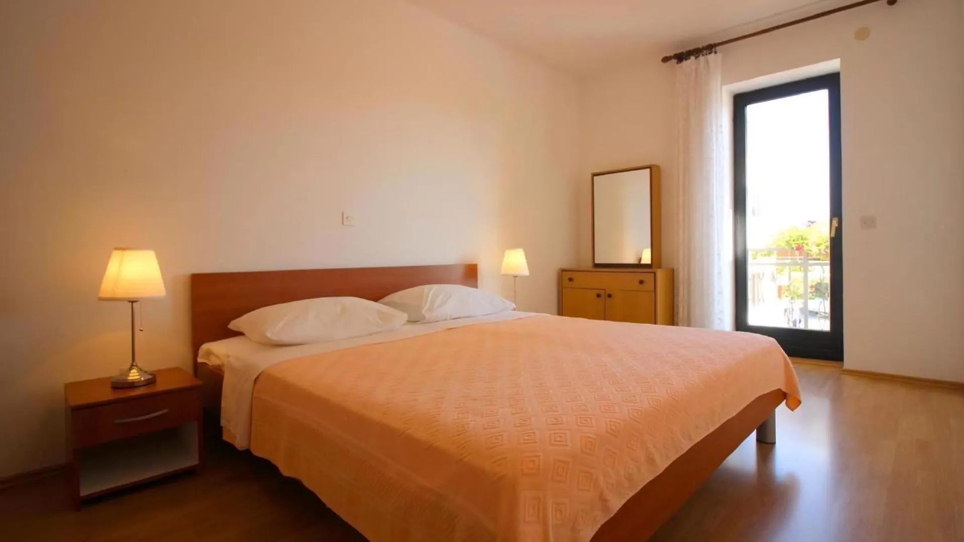 Ferienhaus Palma In Strandnaehe Mit Garten Grill 포레치