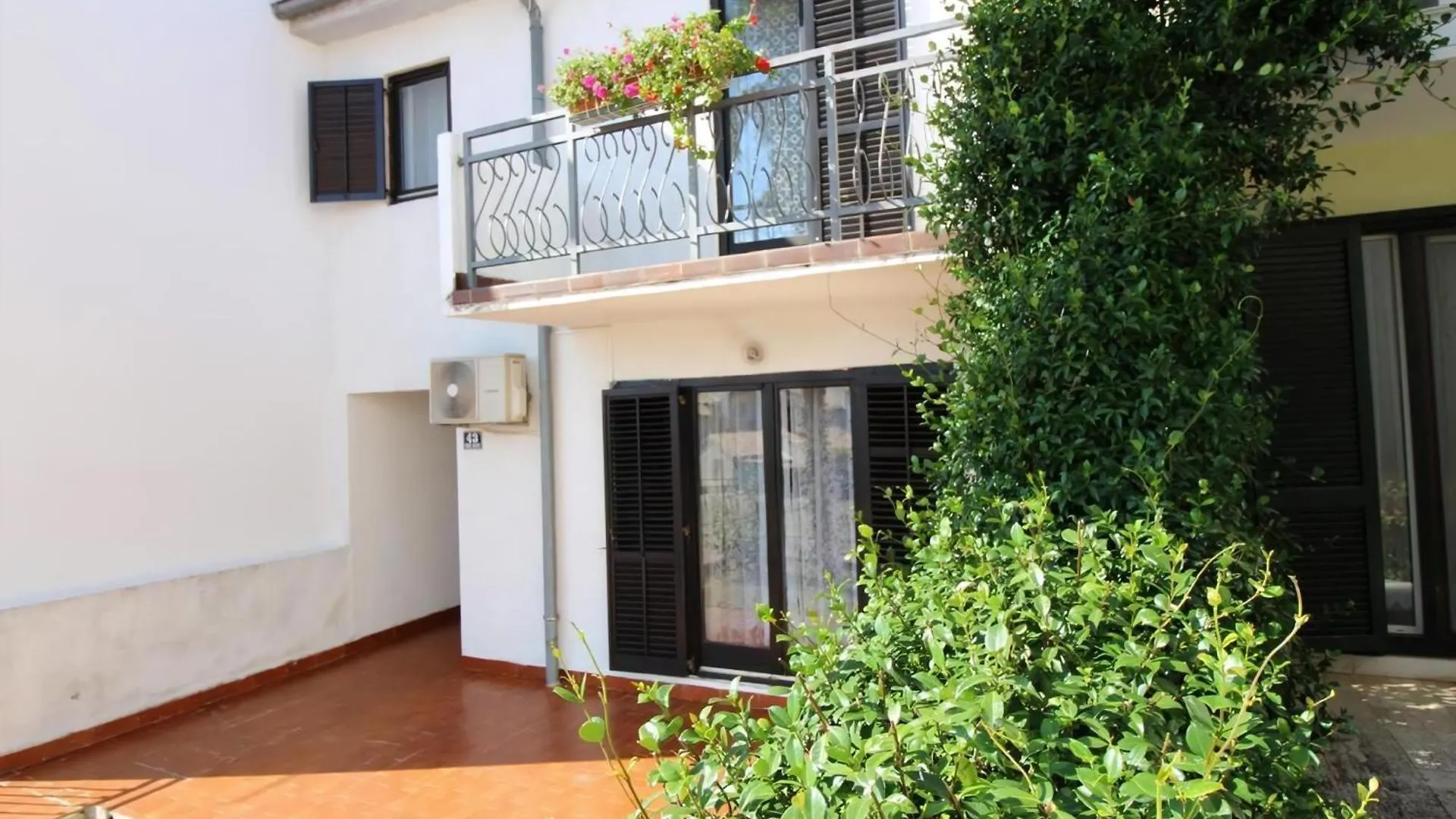 Ferienhaus Palma In Strandnaehe Mit Garten Grill 포레치 0*,  크로아티아