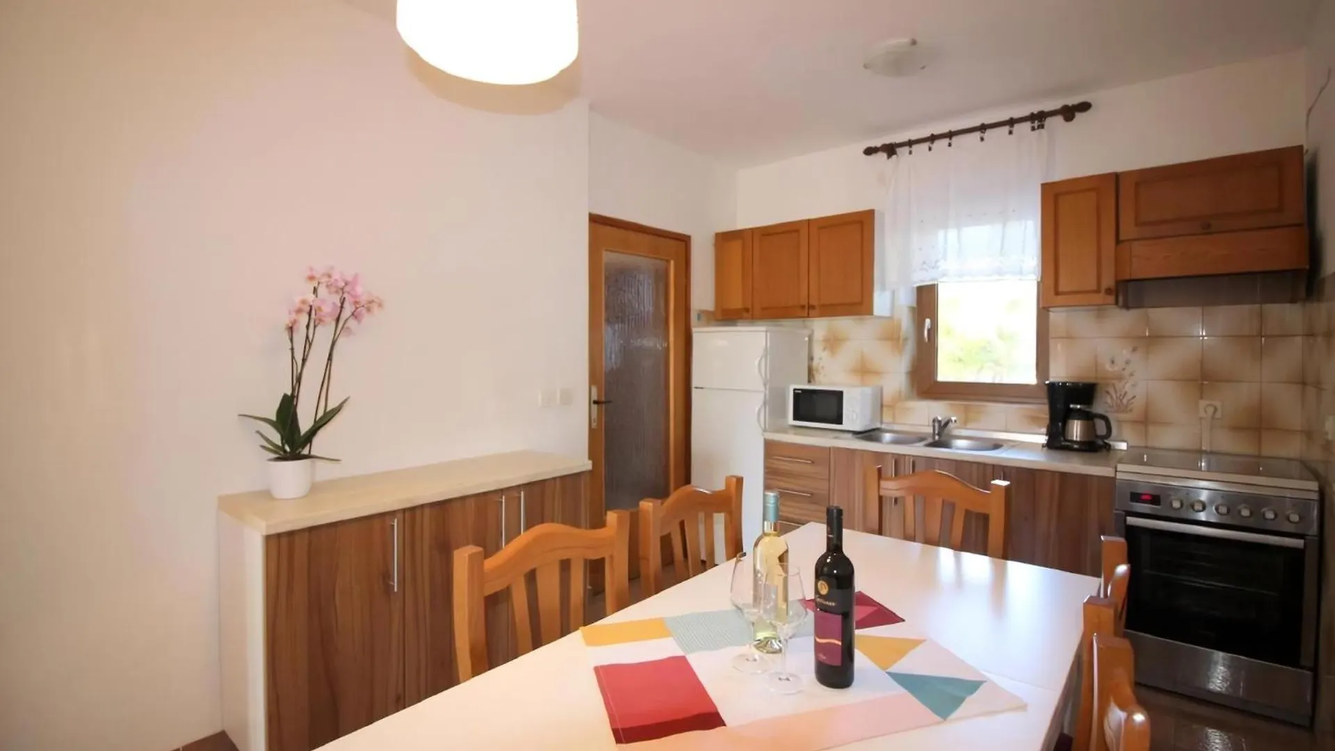 Ferienhaus Palma In Strandnaehe Mit Garten Grill 포레치 아파트